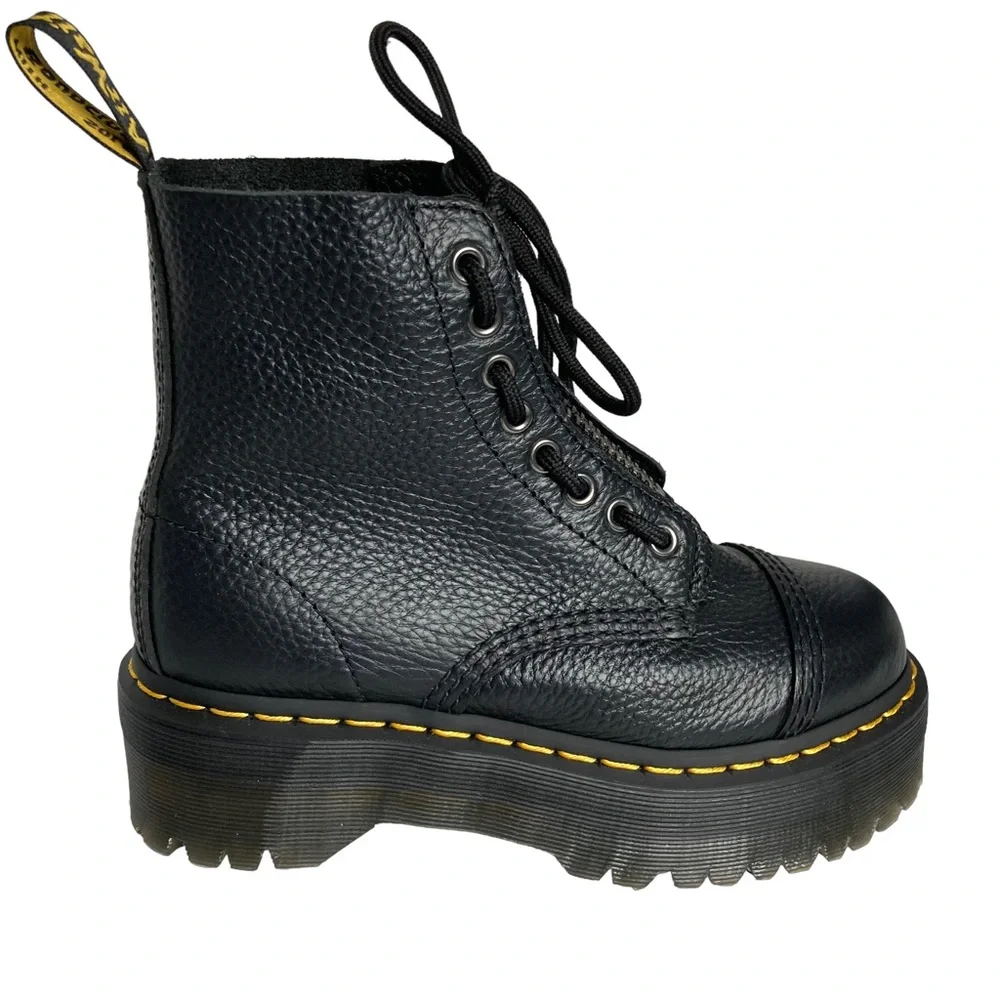 Dr. Martens Women's Sinclair Bootie. Sz: 6 - Picture 4 of 13